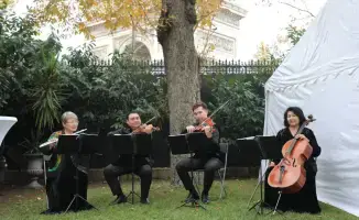 Культурный вечер в Париже укрепляет связи между Казахстаном и Францией через музыку