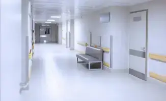 Фасад обрушился: пять пострадавших, один в реанимации