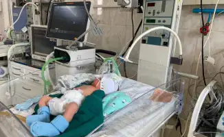 В Алматы врачи успешно выходили недоношенного ребёнка весом 742 грамма после 64 дней лечения