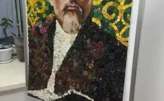 Портрет Абая из пуговиц в Астане