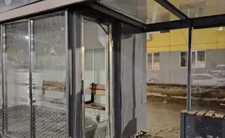 Вандалы на остановке получили 10 суток ареста