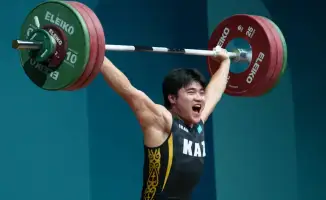 Едиге Емберды завоевал три медали в Эр-Рияде