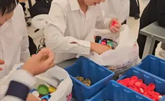 Ученики «Келешек мектеп» в Семее собрали 2100 пластиковых крышек для EcoBox