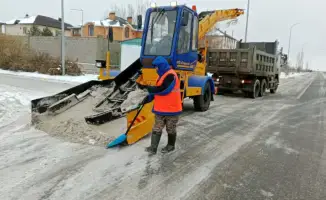 Общественная мобилизация: почти 3 000 дорожных рабочих помогают в уборке снега в Астане