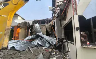 В Ауэзовском районе Алматы демонтируют несанкционированные торговые точки