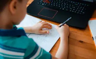 Гонконгский грипп и ОРВИ в Казахстане: 10 000 классов перешли на дистанционное обучение из-за ухудшения эпидемиологической ситуации