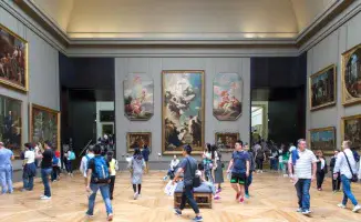 Лувр поднимает ставки: новые цены для туристов с 2026