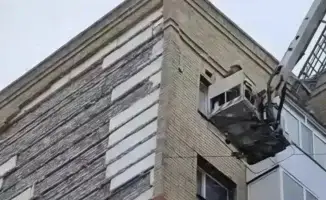 Обрушение кондиционера и облицовки в Астане: пострадавшие фельдшеры и детали инцидента 8 ноября