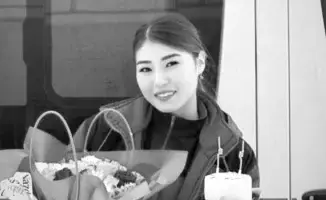 В Астане произошла трагедия: фельдшер скорой помощи скончалась в больнице после обрушения облицовки и кондиционера.