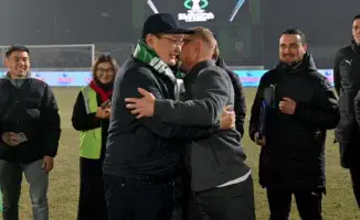 Казахстанские чиновники в октябре продолжали активно заниматься вопросами социального обеспечения и финансовой политики, однако внимание общественности привлек депутат, который признался, что у него восемь или девять рассрочек. Это вызвало удивление и обс