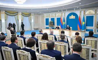 Токаев и Пашинян: Казахстан выражает поддержку Армении на совместном брифинге