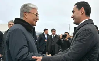 Токаев и президент Туркменистана обсудили перспективы сотрудничества в аэропорту Астаны