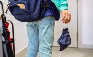 Школы Астаны: маски на лицах и уроки в облаках — как пандемия вновь меняет образовательный ландшафт