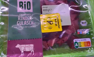 В Берлине на мясо и рыбу начали ставить защиту от краж: продукты маркируют специальными наклейками