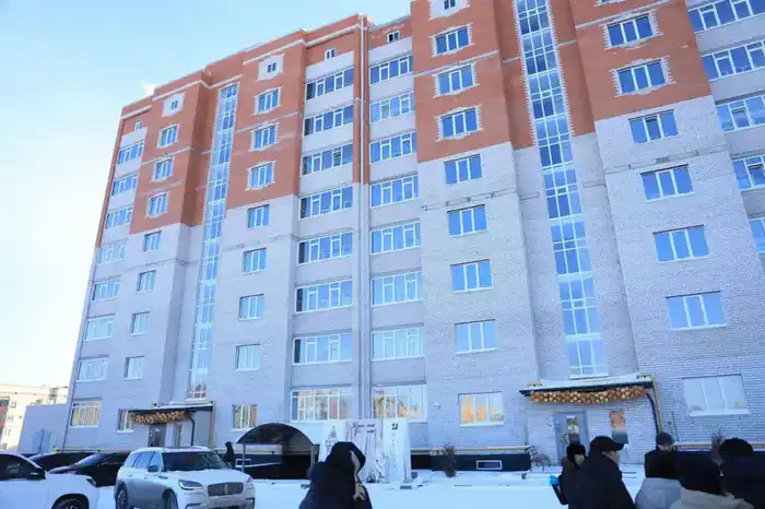 Жильцам ЖК «Exclusive», ранее являвшегося долгостроем, в День Независимости вручили ключи от квартир Павлодаре