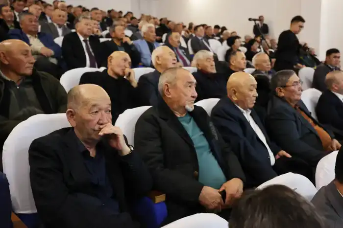 Встреча Ербола Карашукеева с жителями района Т. Рыскулова обсуждение социально-экономического развития и сельского хозяйства Павлодаре