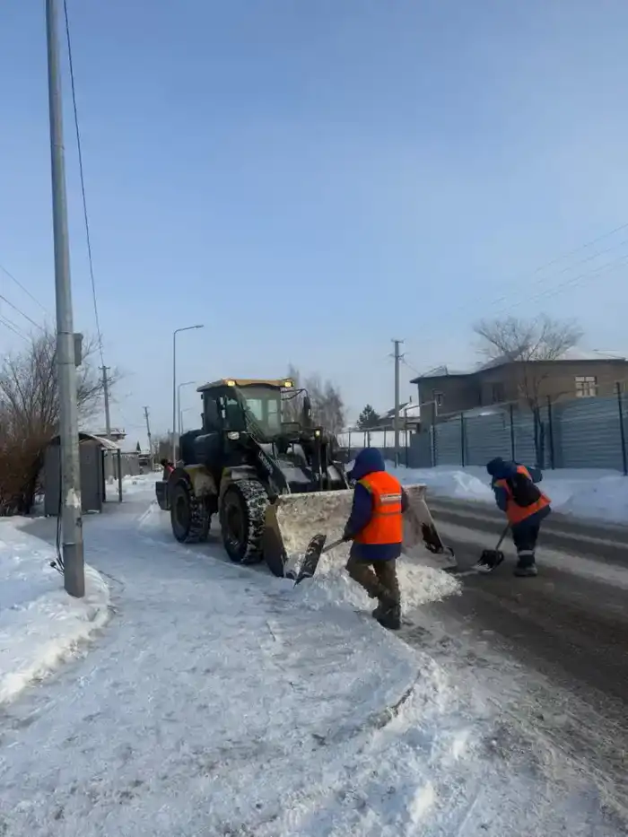 В Астане развернута масштабная операция по уборке снега с привлечением почти 3000 единиц спецтехники Павлодаре