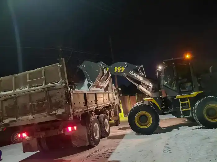 В Астане продолжаются снегоуборочные работы: 1 608 единиц спецтехники и 449 дорожных рабочих на ночной смене Павлодаре
