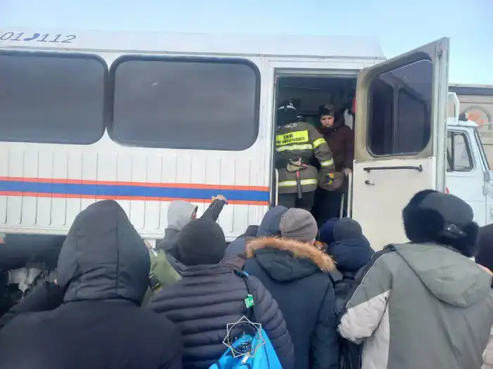 Спасения в Казахстане: 242 человека эвакуированы Павлодаре