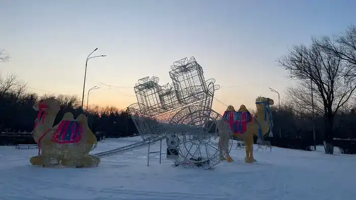 Караганда готовится к Новому году: главную ёлку города зажгут 26 декабря (9)