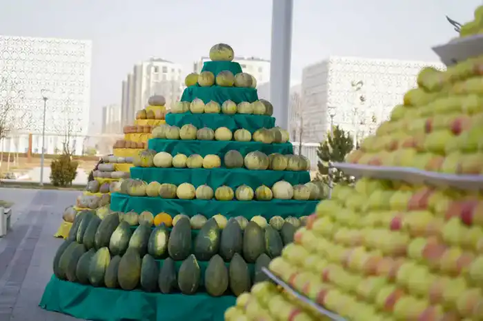 В ТУРКЕСТАНСКОЙ ОБЛАСТИ ПОЧЕТНЫМИ ЗНАКАМИ ОТМЕТИЛИ РАБОТНИКОВ СЕЛЬСКОГО ХОЗЯЙСТВА (2)