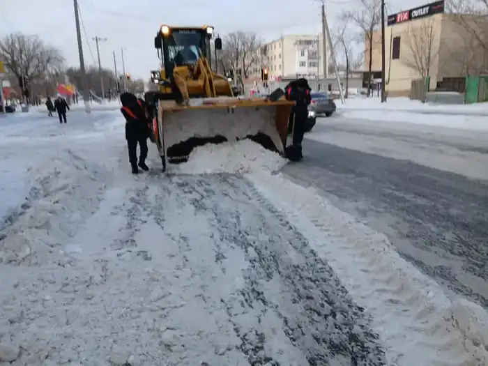 Около 3000 единиц спецтехники вышли на уборку снега в Астане (7)