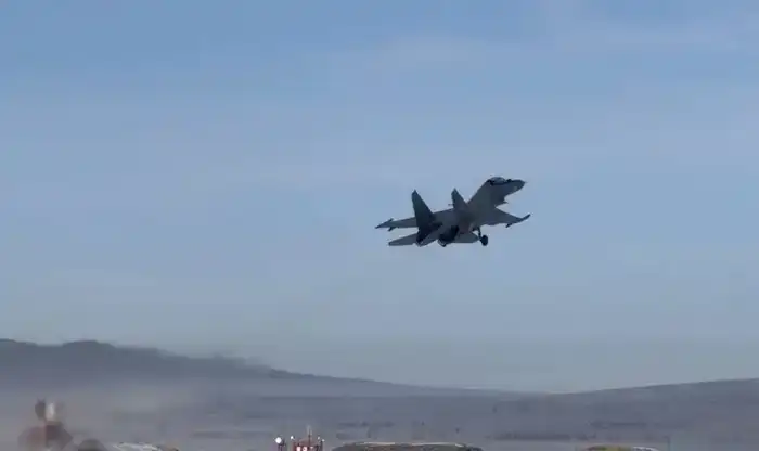 Военные летчики посвятили учебно-тренировочные полеты выдающемуся полководцу Бауыржану Момышулы (7)