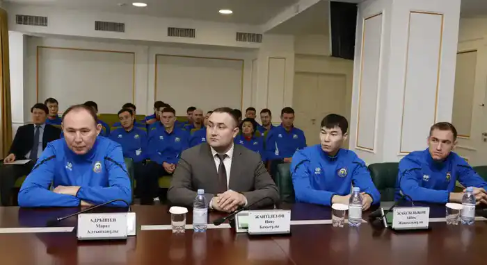 Бейбит Исабаев встретился с обладателями Кубка страны – мужской волейбольной команды «Жетісу» (2)