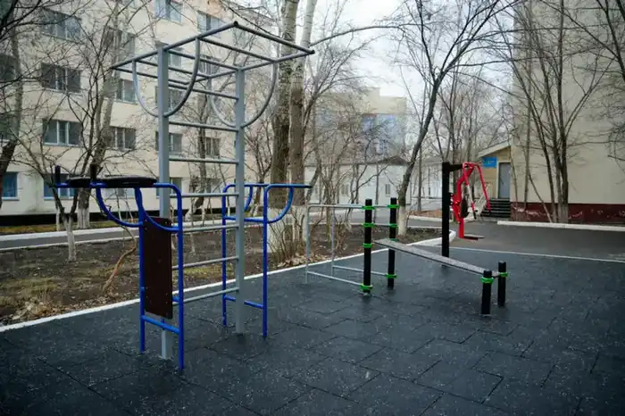 В Астане открылась спортивная воркаут-зона для молодежи (6)