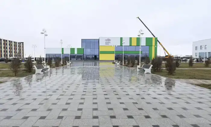 Работы на строительных площадках продолжаются (3)