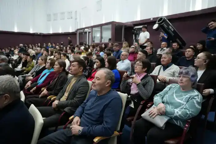 Открытый диалог: акимы ВКО и Усть-Каменогорска встретились с населением (2)