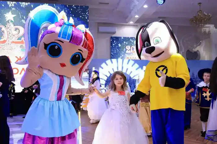 200 детей поздравили в Карагандинской области на Президентской ёлке (7)