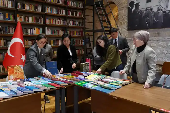 В крупнейшей библиотеке Стамбула впервые открылся научно-литературный уголок Казахстана (7)