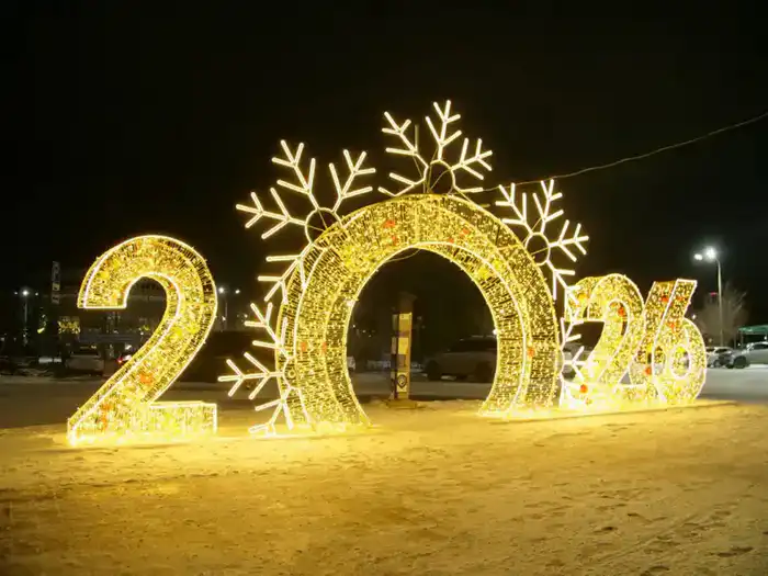 Новый сквер и деревья в Байконыре Павлодаре