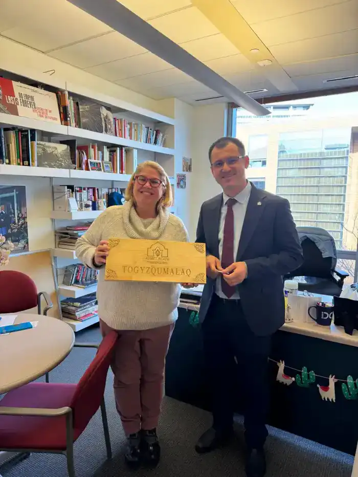 КАЗАХСТАНСКИЕ УЧЕНЫЕ ИЗУЧИЛИ МЕТОДЫ РАБОТЫ С РУКОПИСЯМИ В ГАРВАРДСКОМ УНИВЕРСИТЕТЕ (3)