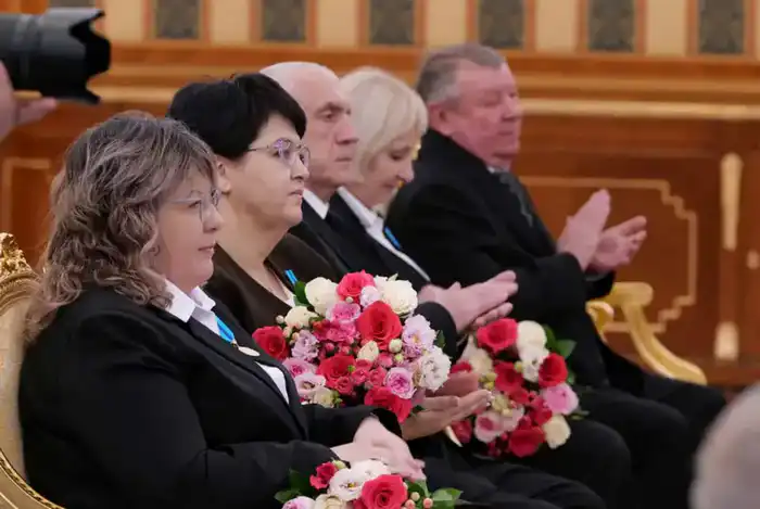 Глава государства поздравил работников энергетической отрасли с профессиональным праздником (2)