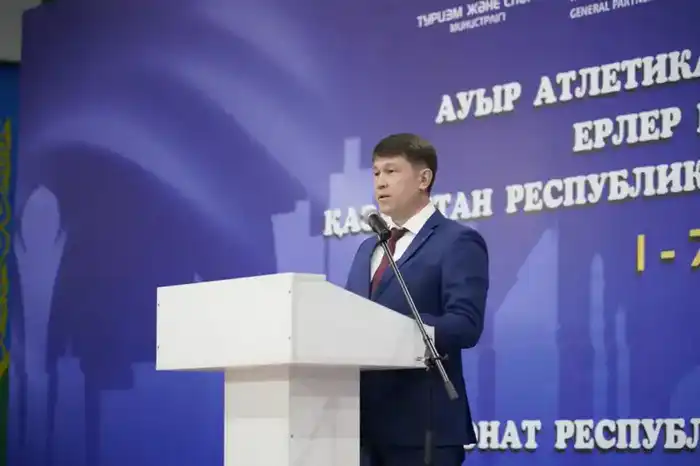 В Астане стартовал чемпионат страны по тяжелой атлетике (7)