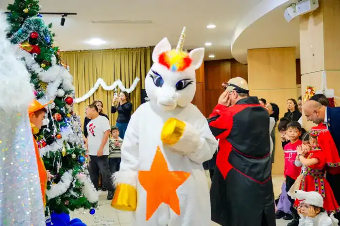 Новогоднюю елку для особенных детей провела столичная АНК (2)