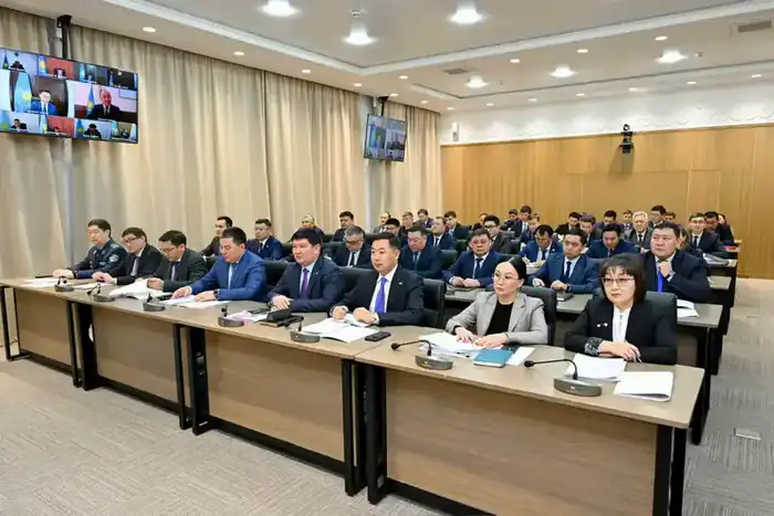 Обсуждение бюджета и инфраструктуры для людей с особыми потребностями на заседании акимата Павлодаре