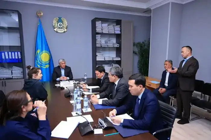 Ермаганбет Булекпаев провёл приём по личным вопросам (2)