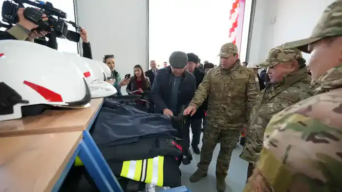 Глава МЧС дал старт работе первого в Казахстане универсального комплекса пожарных, медиков и полиции (10)