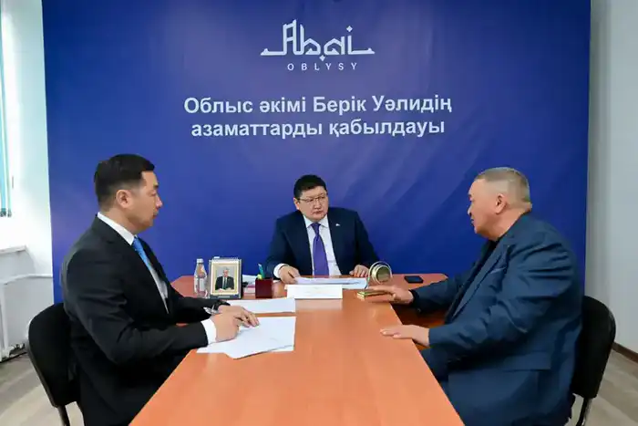 Аким области провел личный прием жителей района Жаңасемей (8)