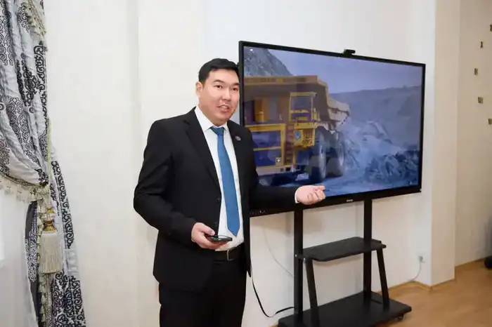 Профессор литовского университета консультирует костанайских предпринимателей на базе КРУ (5)