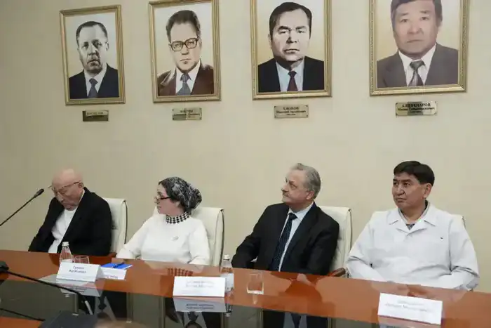 Подписан Меморандум между Комитетом и Университетом (3)