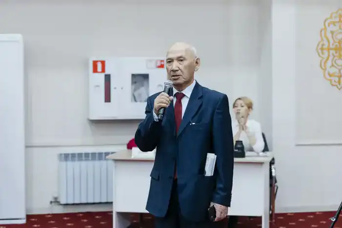 Аким Атырауской области представил проекты социально-экономического развития на отчётной встрече с жителями Павлодаре