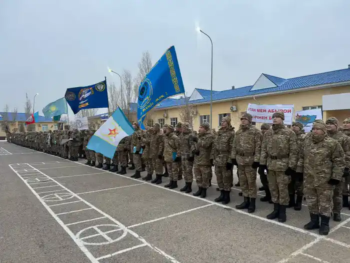 В Бейнеу перед личным составом разведывательного полка поставили задачи на новый учебный год Павлодаре