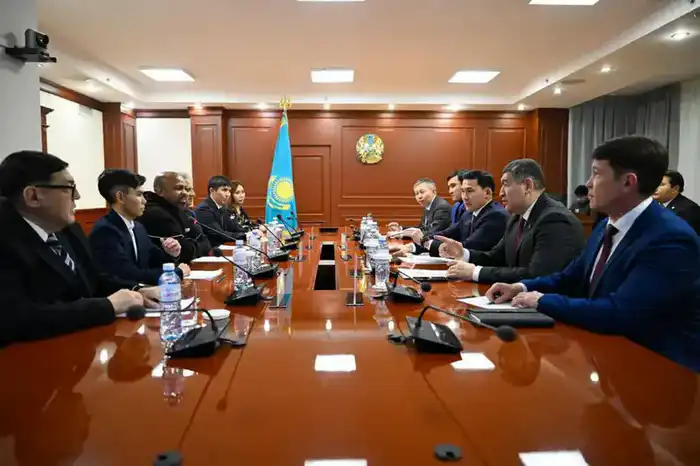 Ербол Мырзабосынов и Рой Джонс обсудили будущее казахстанского бокса Павлодаре