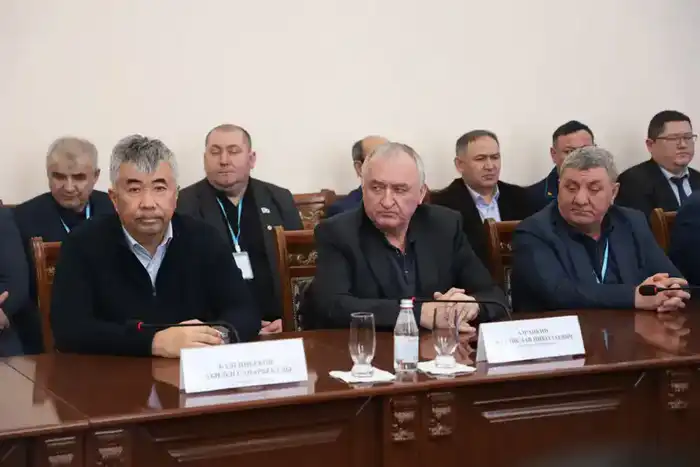 Айдарбек Сапаров провел встречу с аграриями Северо-Казахстанской области (4)