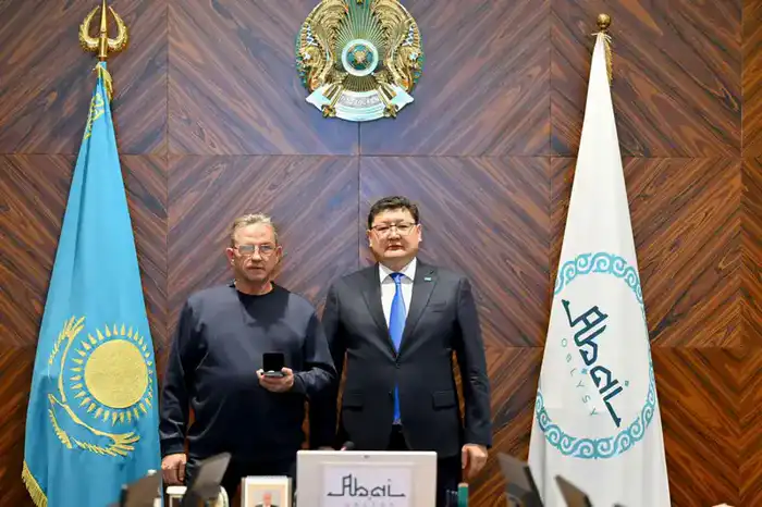 В области Абай чествовали специалистов энергетической отрасли (10)