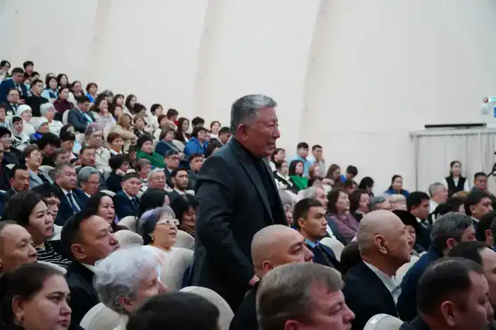 Аким Акмолинской области встретился с населением города Кокшетау (5)